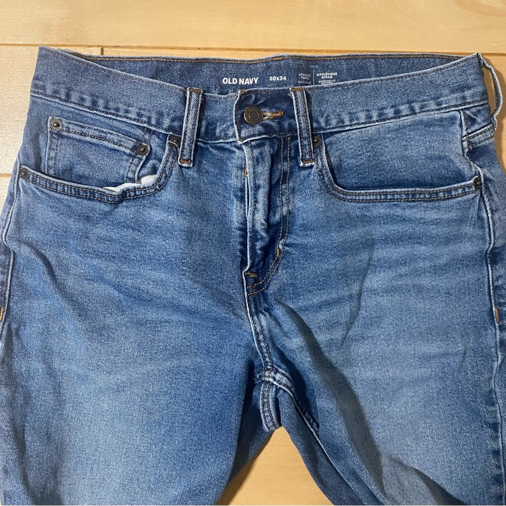 Old Navy Athletic taper jeans 30 x 34 with flex, medium wash